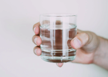 Você sabia que se manter hidratado é importante para diversas funções do nosso corpo? 
